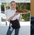  Isa Scherer vende aparas de brownie em sua doceria por quase R$ 40  Foto: Reprodução/Instagram