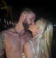 Léo Pereira, do Flamengo, e Karoline Lima se reaproximam um mês após separação e rumor de traição do jogador.  Foto: Reprodução/Instagram, @karolinel / Purepeople