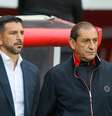 Emiliano (à esquerda) e Ramón Diaz, auxiliar e técnico do Internacional, respectivamente: 'O futebol é para homens, não é para meninas, é para homens', disse Ramón  Foto: Ricardo Duarte / Internacional