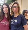  Estudante Maria Eduarda Alves Silva, de 18 anos, chegou para fazer a prova na companhia da mãe  Foto: Marcela Coelho/Terra 
