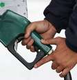 Apesar de a Petrobras ser a maior produtora do combustível no país, o preço da gasolina nas bombas não depende apenas da estatal  Foto: Felipe Rau/Estadão / Estadão