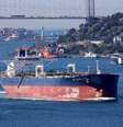 Navio petroleiro SCF Surgut, pertencente ao principal grupo de navios petroleiros da Rússia, Sovcomflot, transita pelo Bósforo em Istambul, Turquia
04/04/2024
REUTERS/Yoruk Isik  Foto: Reuters
