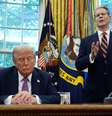 Trump tem sido alvo de especulações sobre capacidades cognitivas, tendo sendo visto dormindo em eventos  Foto: Getty Images
