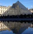 Uma das galerias do Museu do Louvre, em Paris, foi fechada ao público a partir desta segunda-feira, 17 de novembro de 2025, “por medida de precaução” devido à fragilidade de algumas vigas em uma das alas do prédio.  Foto: REUTERS - Abdul Saboor / RFI