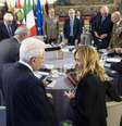 Mattarella e Meloni durante reunião do Conselho Supremo de Defesa, em Roma  Foto: ANSA / Ansa - Brasil