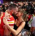 Taylor Swift com o noivo, Travis Kelce  Foto: Ezra Shaw/Getty Images