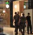 Policiais no Shopping Iguatemi de Campinas atendendo a chamado de joalheria assaltada; três suspeitos foram presos  Foto: Reprodução/TV Globo / Estadão