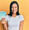 O 13º salário deve ser utilizado com estratégia para evitar dívidas  Foto: Krakenimages.com | Shutterstock / Portal EdiCase