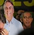 Vigília próximo à casa de Bolsonaro foi mantida no sábado a noite, a comando de Flávio  Foto: Sergio LIMA / AFP via Getty Images / BBC News Brasil