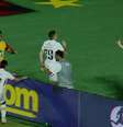 Renato Kayzer marca o terceiro gol do Vitória –  Foto: Reprodução/Premiere / Jogada10
