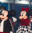 Mickey e Minnie participam da drivers’ parade em Las Vegas  Foto: Reprodução / F1