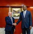 Presidente da República, Luiz Inácio Lula da Silva, durante reunião restrita com o Presidente da República de Moçambique, Daniel Francisco Chapo. Palácio Presidencial, Sala das Conversações – Maputo (Moçambique)  Foto: Ricardo Stuckert / PR 