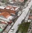 Apesar da beleza, a chuva de granizo causou estragos à população ao atingir casas da região  Foto: Reprodução/X