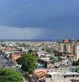 Nuvens de tempestade sobre Belém: além de facilitar a presença de representantes de povos indígenas, ter a cidade como sede da COP 30 ajudou a deixar claras as realidades das mudanças climáticas e do uso da terra, que são gritantemente óbvias na Amazônia Alexander Lees, CC BY-NC-ND  Foto: The Conversation