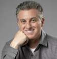 Luciano Huck já disse que não quer ser associado à direita nem à esquerda  Foto: Fabio Rocha/TV Globo