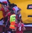 Foto: Reprodução - Legenda: Jogadores do Vitória comemoram o gol marcado por Lucas Halter / Jogada10