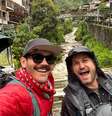 O raio atingiu Yuri Botelho (à esquerda) e James (à direita) em Machu Picchu, enquanto eles viajavam com suas companheiras e filhos no feriado de Ação de Graças  Foto: Reprodução/GoFundMe