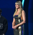 Kevin Hart e Heidi Klum fizeram a abertura do sorteio para a Copa do Mundo 2026  Foto: AFP