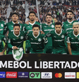 O time da SE Palmeiras, posa para foto em jogo contra a equipe da Liga Desportiva Universitaria, durante partida válida pelas semi final, ida, da Copa Libertadores, no Estádio Rodrigo Paz Delgado.   Foto: Cesar Greco/Palmeiras/by Canon / Esporte News Mundo