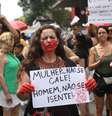 Mulheres e diversos movimentos sociais fazem um ato neste domingo, 7 de dezembro de 2025, na Avenida Paulista, região central de São Paulo, para denunciar o aumento do número de casos de feminicídio e contra todas as formas de violência que violam o direito das mulheres.   Foto: RENATO S. CERQUEIRA/ATO PRESS/ESTADÃO CONTEÚDO