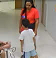 O menino Benício chegou andando ao hospital acompanhado dos pais  Foto: Reprodução/TV Globo