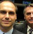 Eduardo e Jair Bolsonaro respondem por processos na Justiça   Foto: Reprodução/Redes Sociais