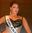 Miss Finlândia Sarah Dzafce perde a coroa após ato racista  Foto: Reprodução/Instagram