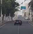 Motorista fez zigue-zague na via para tentar escapar do assalto  Foto: Reprodução/A Notícia do Ceará/Facebook