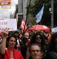 Manifestantes se reúnem na Avenida em Paulista, em São Paulo, contra a dosimetria  Foto: Gabriel Silva/Raspress