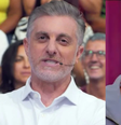 Muito antes de ser substituto de Luciano Huck na Globo, Marcos Mion ganhou alfinetada do apresentador na web: 'Me soa familiar...'.  Foto: Reprodução, TV Globo / Purepeople