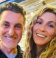 Luciano Huck e Lívia Andrade na festa de fim de ano do Domingão —  Foto: Instagram / Contigo