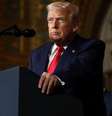 O presidente americano Donald Trump concedeu uma entrevista à imprensa nesta segunda-feira, 22 de dezembro de 2025, em sua residência de Mar-a-Lago, na Flórida, quando voltou a ameaçar o presidente da Venezuela, Nicolás Maduro.  Foto: © Tasos Katopodis / Getty Images via AFP / RFI