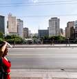 Capital paulista vive onda de calor; altas temperaturas podem causar desidratação e insolação  Foto: Taba Benedicto/ Estadão / Estadão