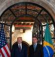 Trump e Bolsonaro em 2020: 'Assim que Bolsonaro foi condenado e preso, Donald Trump o viu como um perdedor', diz John Feeley  Foto: AFP via Getty Images / BBC News Brasil