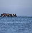 Migrantes tentam atravessar o Canal da Mancha, no norte da França, em 27 de setembro de 2025.  Foto: AFP - SAMEER AL-DOUMY / RFI