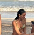 Bruna Marquezine e Shawn Mendes são flagrados curtindo mergulho juntos após réveillon em Alagoas  Foto: Reprodução/Instagram