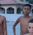 Pequenos surfistas heróis salvam criança e adolescente de afogamento em Navegantes  Foto: Reprodução/Redes sociais 