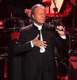 Agora com 82 anos, Julio Iglesias ainda não respondeu às acusações contra ele  Foto: Getty Images / BBC News Brasil