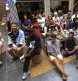 Elenco do BBB26 reunido na sala da casa principal  Foto: Reprodução | Globoplay