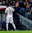 Vinícius Júnior viveu relação conturbada com Xabi Alonso  Foto: Alberto Gardin/NurPhoto via Getty Images