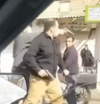 Homens armados à paisana em Kermanshah, Irã  Foto: Imagem de redes sociais / BBC News Brasil