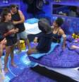 Briga generalizada por divisão de camas esquentou a madrugada no BBB26  Foto: Reprodução/TV Globo