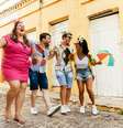 O calor extremo no Carnaval pode aumentar o desconforto vascular  Foto: Kleber Cordeiro | Shutterstock / Portal EdiCase