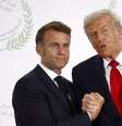 Macron e Trump durante encontro no Egito, em 13 de outubro de 2025  Foto: ANSA / Ansa - Brasil