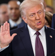 Trump com a palma da mão levantada durante posse do seu segundo mandato como presidente dos EUA  Foto: Reuters / BBC News Brasil