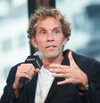 Coproprietário do Atlanta Hawks, ultramaratonista e empreendedor, Jesse Itzler é multimilionário, mas é conhecido por viver a vida ao máximo.  Foto: Getty Images / Purepeople