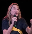 A entrevista de Luana Piovani ao Conversa de Bar, idealizado pelo jornalista e cineasta Pedro Henrique França, está disponível na íntegra no YouTube  Foto: Reprodução/Youtube/Teatro Rival Petrobras
