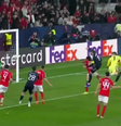 Goleiro do Benfica marcou no último lance contra o Real Madrid   Foto: Reprodução/Marca