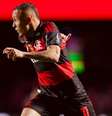 Cebolinha briga por titularidade com Samuel Lino no Flamengo –  Foto: Adriano Fontes/Flamengo / Jogada10