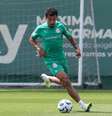  Foto: Cesar Greco/Palmeiras - Legenda: Lucas Evangelista ativou gatilhos estabelecidos na assinatura do contrato / Jogada10
